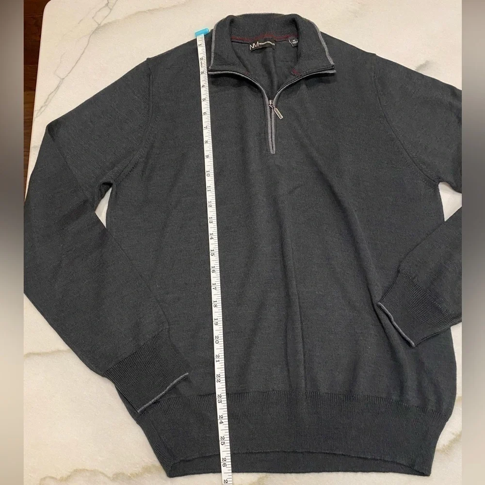 Neiman Marcus Men’s Merino Wool Blend Charcoal Gray Sweater, size Medium